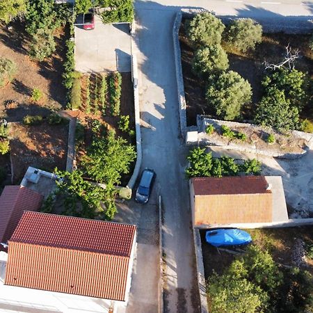 Betini Apartments - Authentic Island Escape Komiža Eksteriør bilde