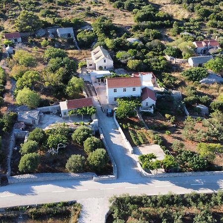 Betini Apartments - Authentic Island Escape Komiža Eksteriør bilde
