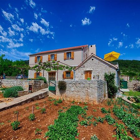 Betini Apartments - Authentic Island Escape Komiža Eksteriør bilde