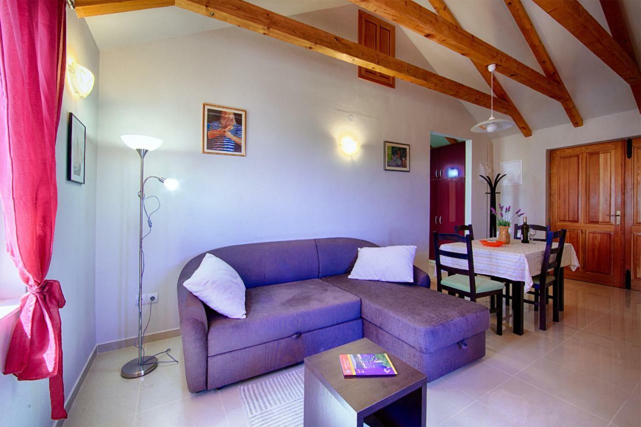 Betini Apartments - Authentic Island Escape Komiža Eksteriør bilde
