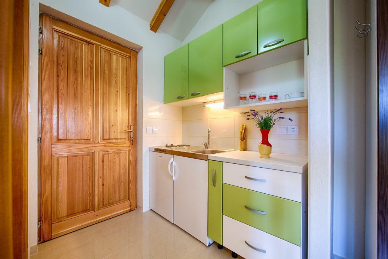 Betini Apartments - Authentic Island Escape Komiža Eksteriør bilde