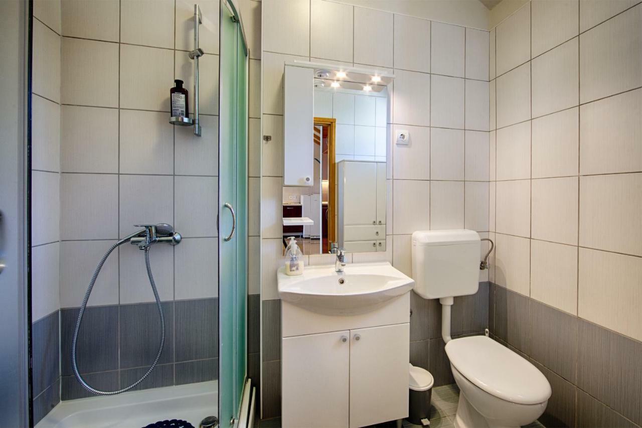 Betini Apartments - Authentic Island Escape Komiža Eksteriør bilde