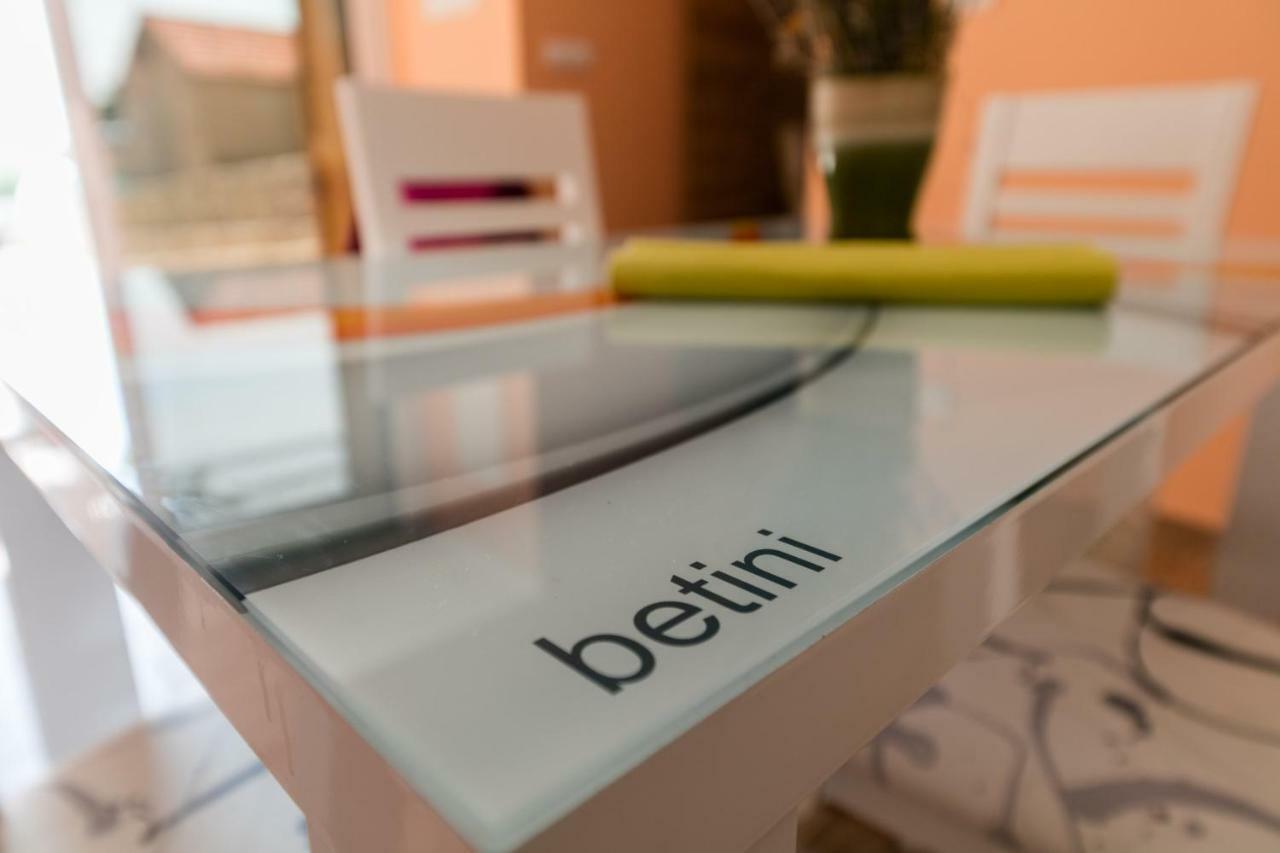 Betini Apartments - Authentic Island Escape Komiža Eksteriør bilde
