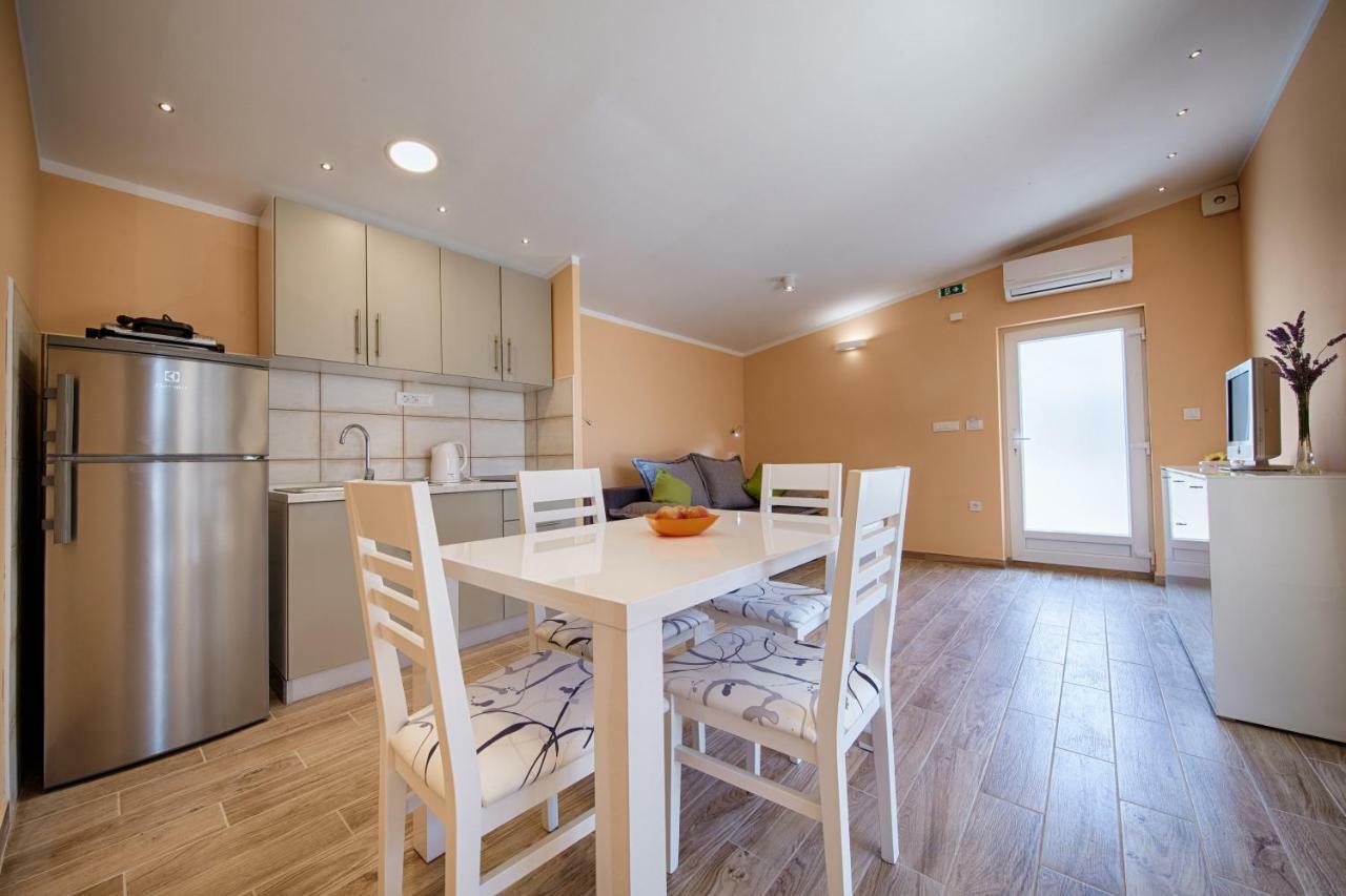 Betini Apartments - Authentic Island Escape Komiža Eksteriør bilde