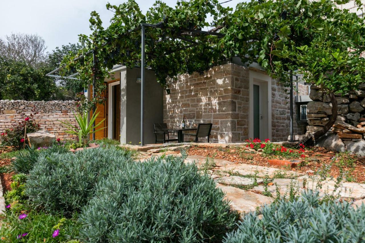 Betini Apartments - Authentic Island Escape Komiža Eksteriør bilde