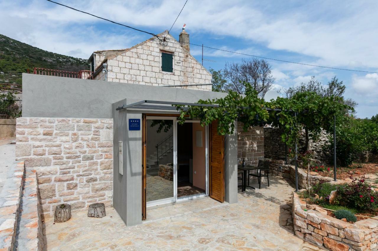 Betini Apartments - Authentic Island Escape Komiža Eksteriør bilde