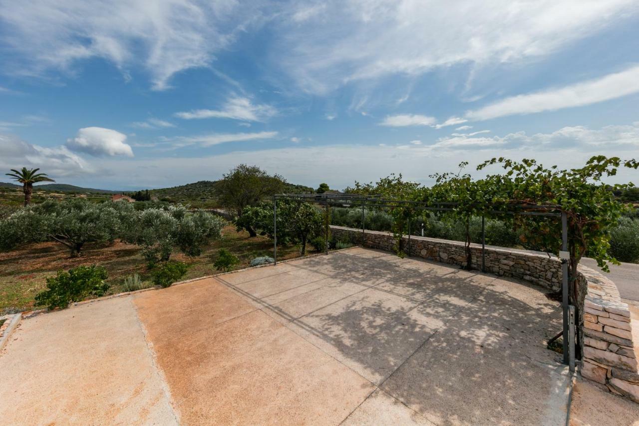 Betini Apartments - Authentic Island Escape Komiža Eksteriør bilde